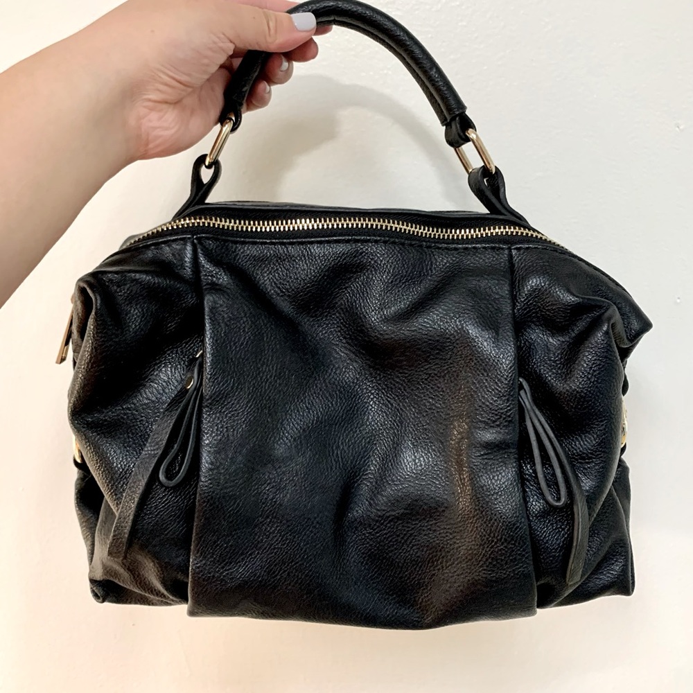 Cute small black purse with zippers